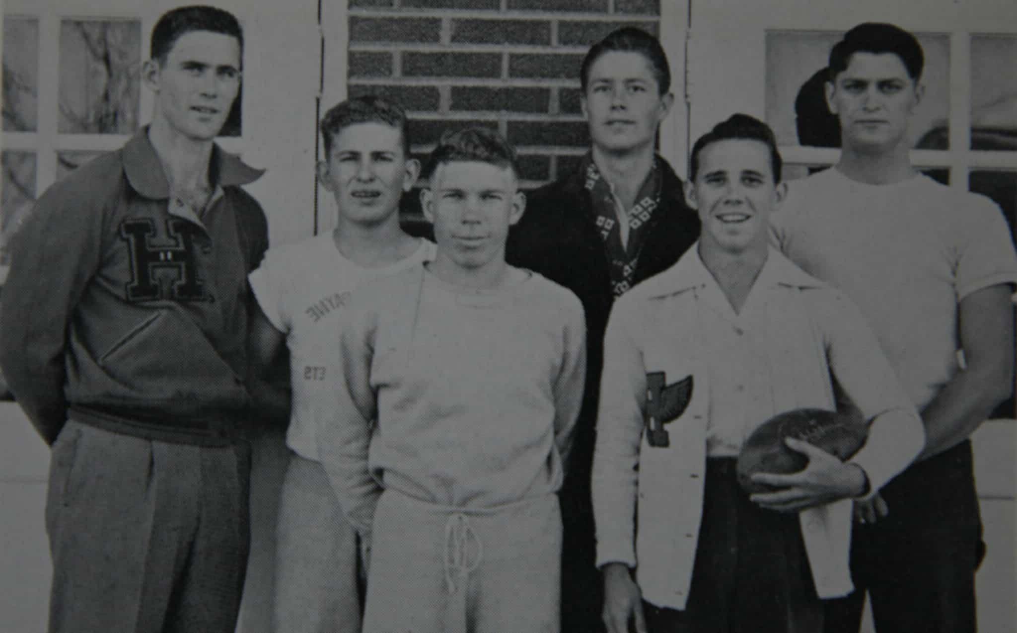 由于第二次世界大战(1943年)，HPC暂时停止了竞技活动。</p>Taylor Hall opens; intramural competition begins with, 等, 打保龄球, 乒乓球和触身式足球(1947年)